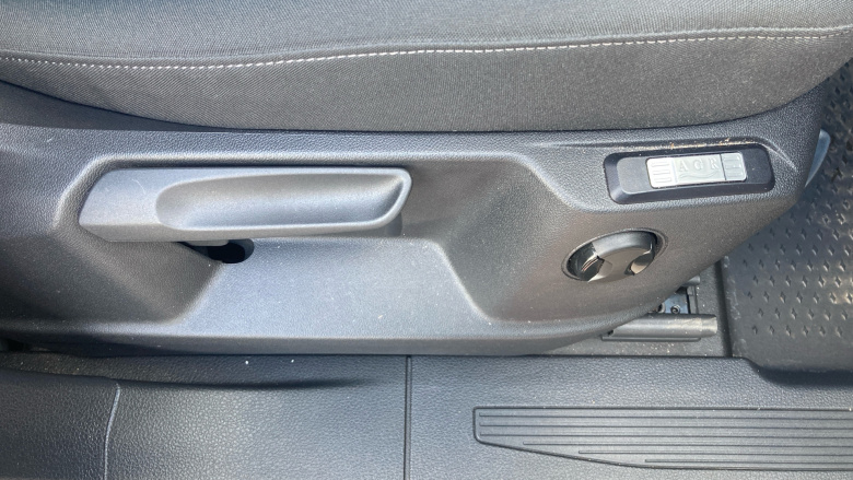 Ford Transit Connect 250 L2 Petrol 1.5 EcoBoost PHEV 150 Limited Van Auto